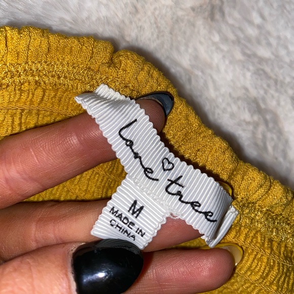 off the shoulder crop top - Picture 2 of 2